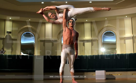 Adagio-Acrobat-Duo-3