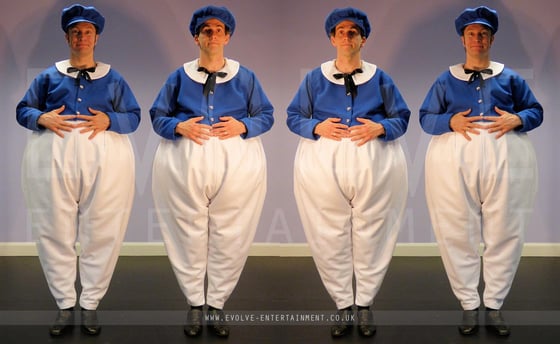 Alice-in-Wonderland-Tweedle-Dee-and-Tweedle-Dum