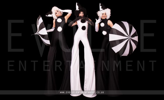 Black-and-white-clowns-1