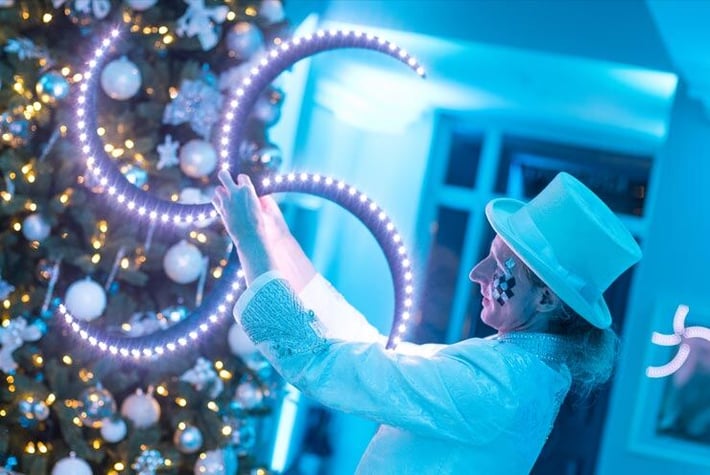 Christmas-Contact-Juggler-THUMB