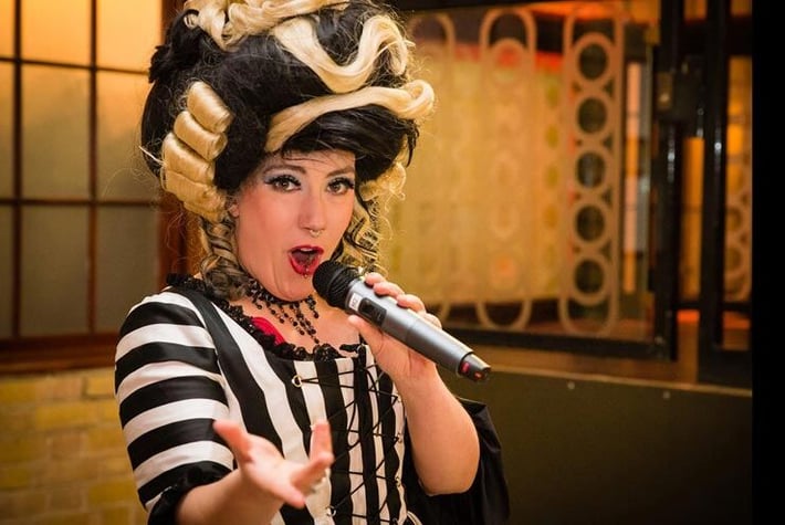 Circus-opera-singer-THUMB