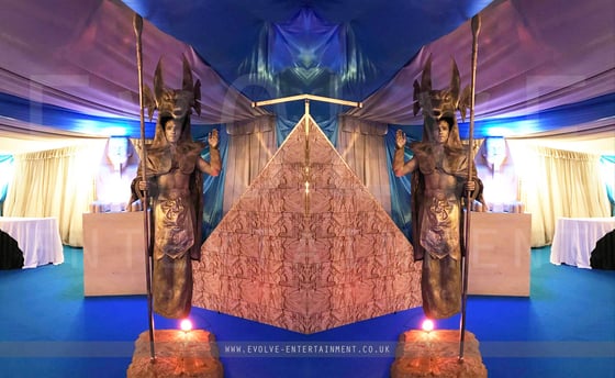 Egyptian Living Statues 8