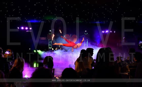 Fire-and-Ice-Circus-Poi-and-Dance-Show-4