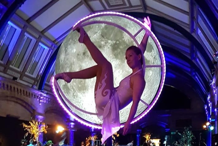 Freestanding-Aerial-Moon-Thumb
