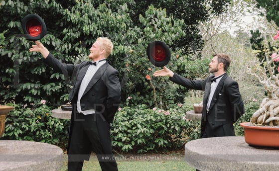Juggling Gentlemen Duo 3