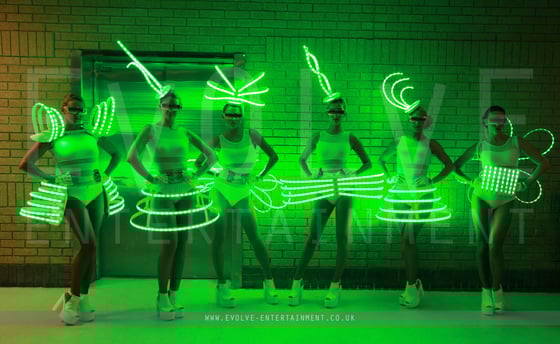 LED-Dancers-Show-Evolve-1-1