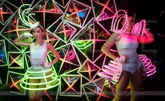 LED-Dancers-Show-Evolve-11