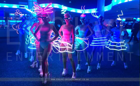 LED-Dancers-Show-Evolve-13