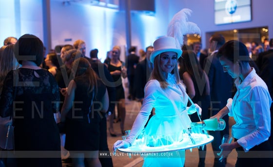 LED-Roaming-Tables4-3
