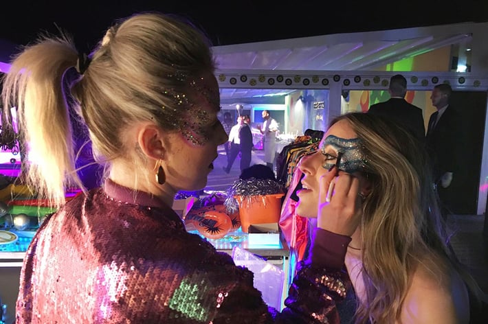 Mobile-Make-Up-And-Glitter-Thumbnail