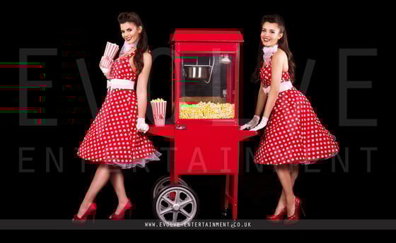 Popcorn-Machine-with-hostesses-1