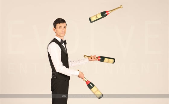 The Champagne Juggler 2